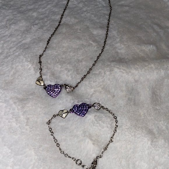 🥳 3FOR30 Guess purple rhinestone heart bracelet and necklace set. - Picture 3 of 5